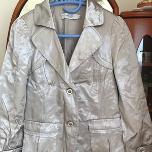 Woman coat , good shape and bright color.